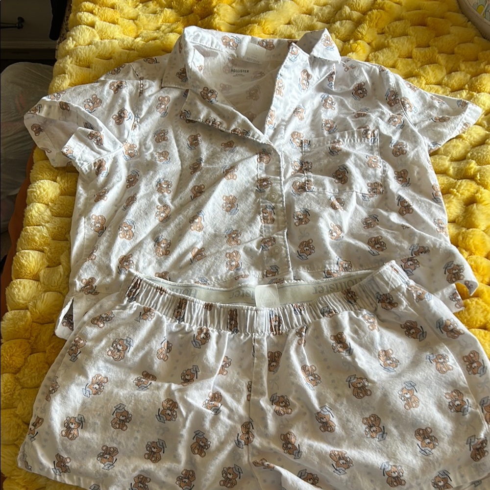 Hollister Bear Graduatuon Pajamas